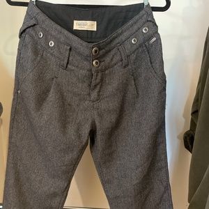 Timeout - 3/4 length herringbone pageboy pants